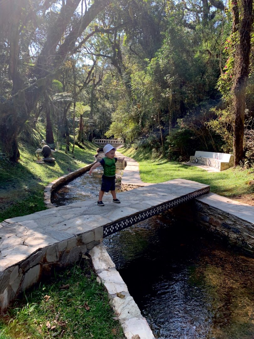 Calorão lota piscinas da Estância Ouro Fino, na Grande Curitiba. Veja fotos  - Bem Paraná