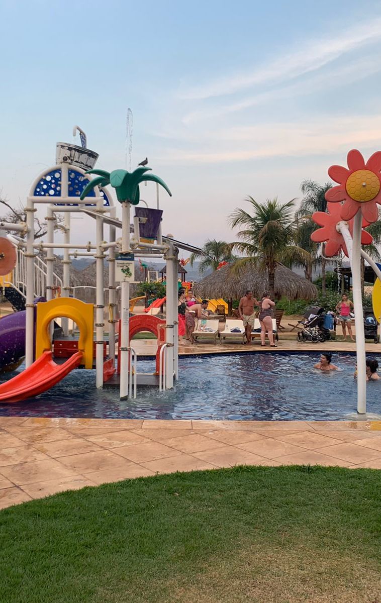 Opções de Resort ou Hotel com Parque Aquático Infantil no Brasil - Turismo  em Família