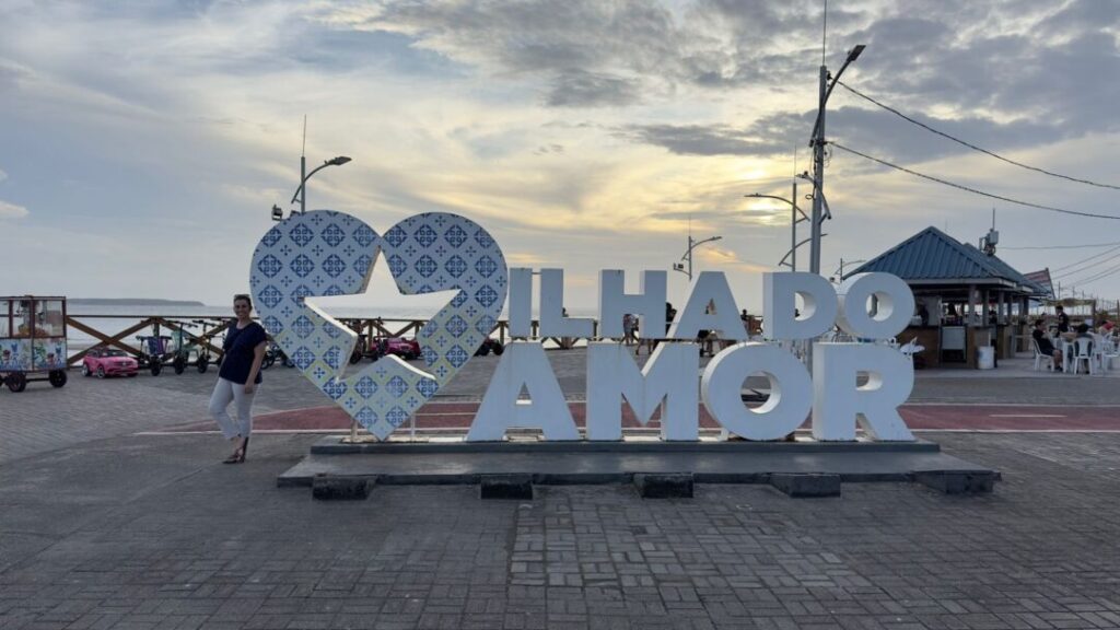 letreiro ilha do amor