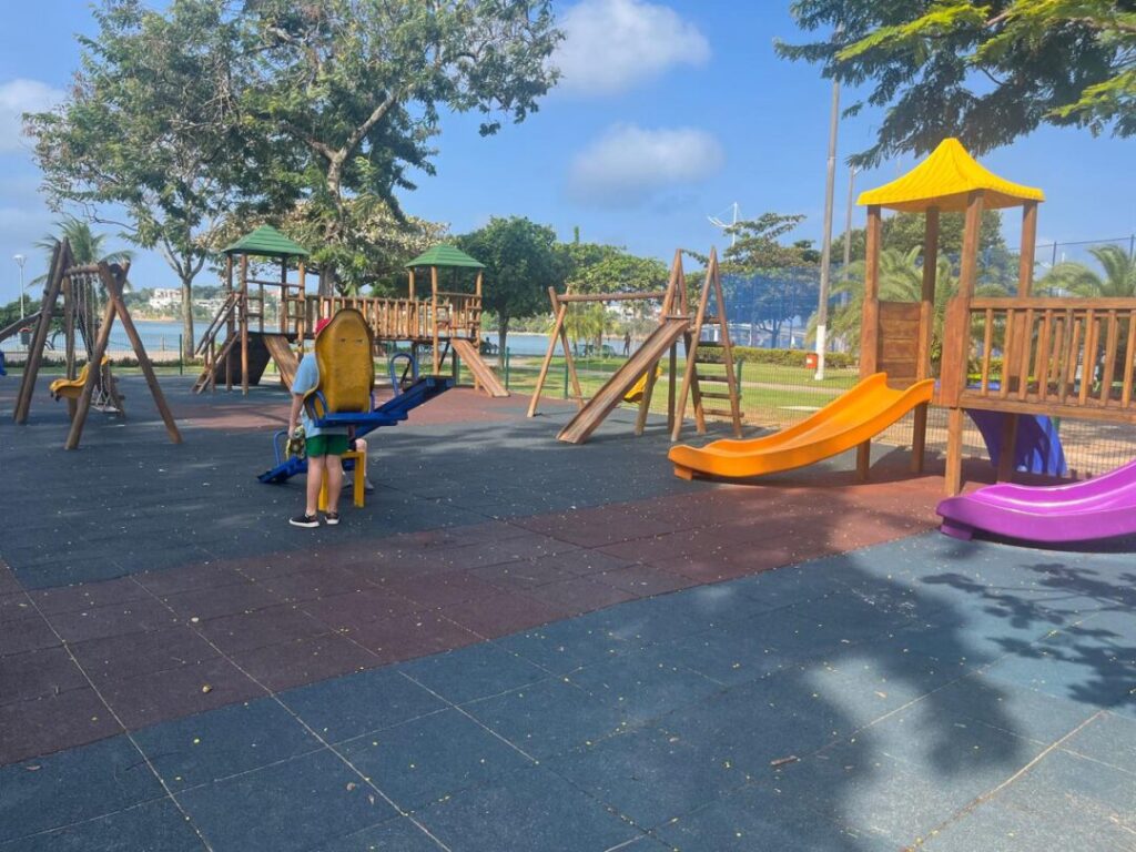 parque infantil em praça