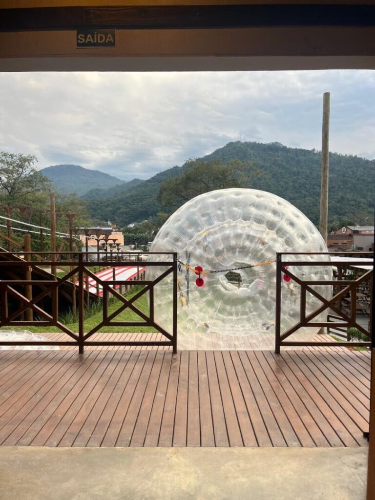 Bola inflâvel gigante